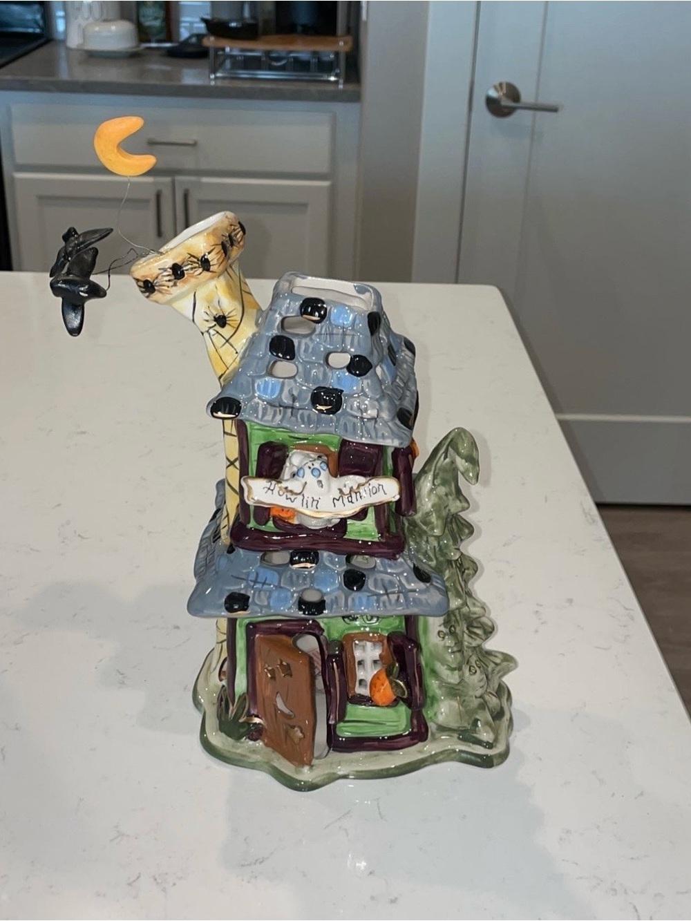 Blue Sky Howling Mansion